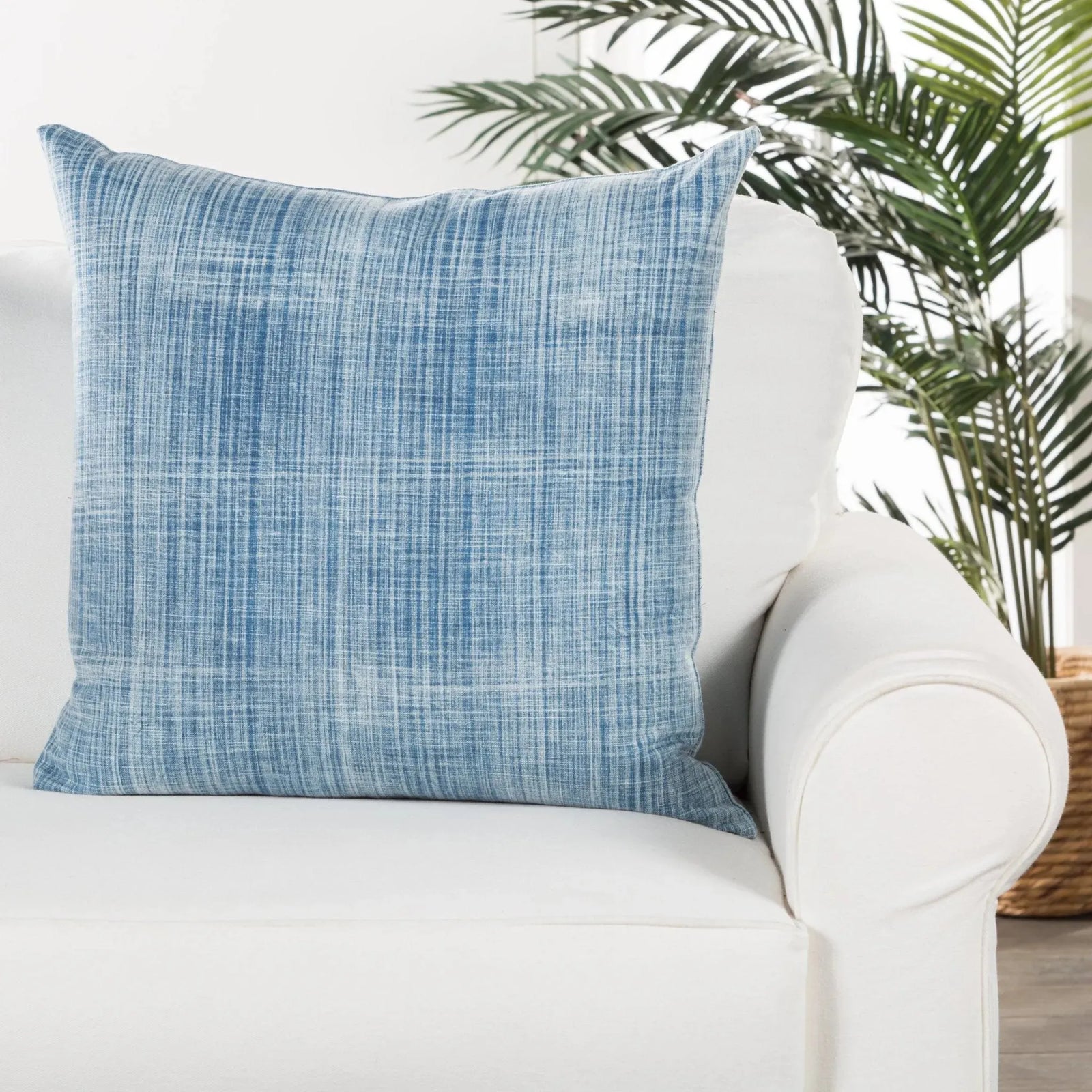 Revolve Rov01 Morgan Blue/White Pillow