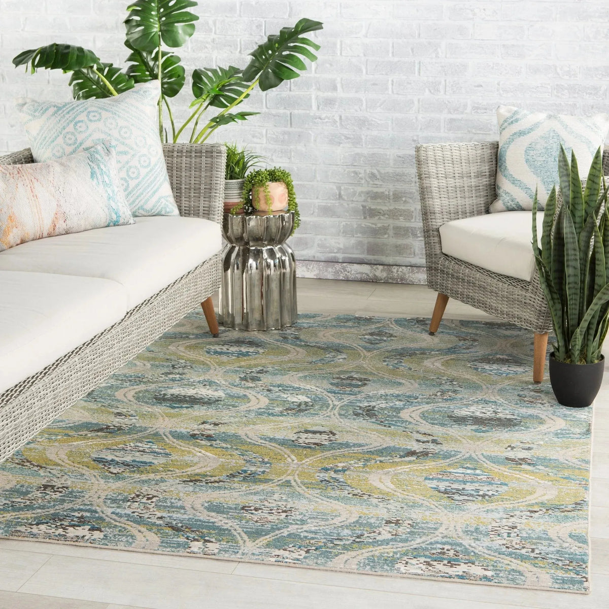 Rhythmik By Nikki Chu Rhn03 Jive Blue/Green Rug