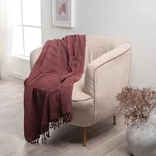 Silas 80314BUR Burgundy Throw Blanket
