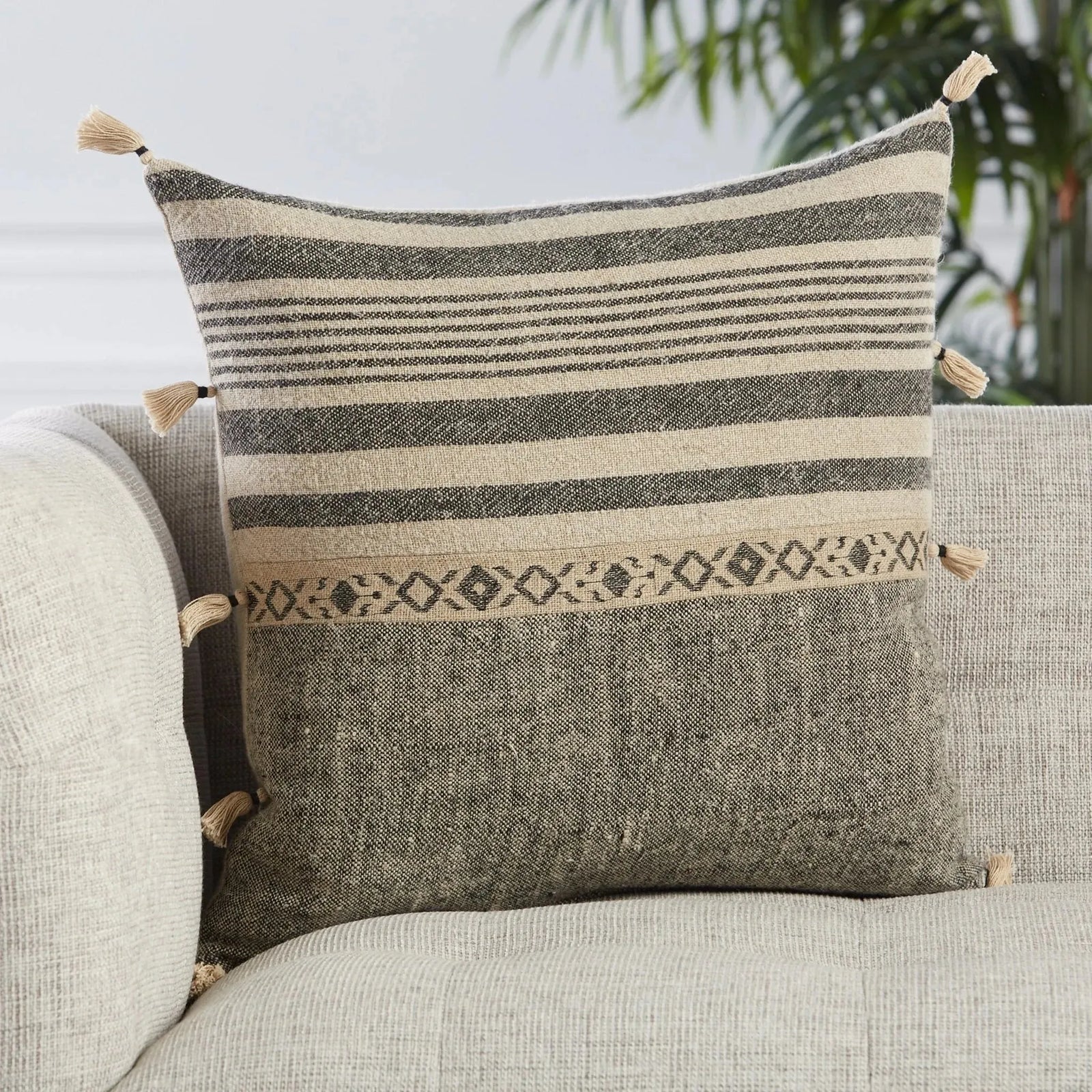 Taiga Tga04 Ikal Beige/Dark Gray Pillow