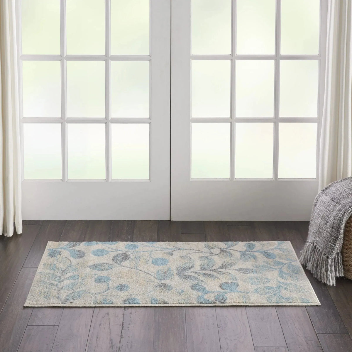 Tranquil TRA03 Ivory/Turquoise Rug
