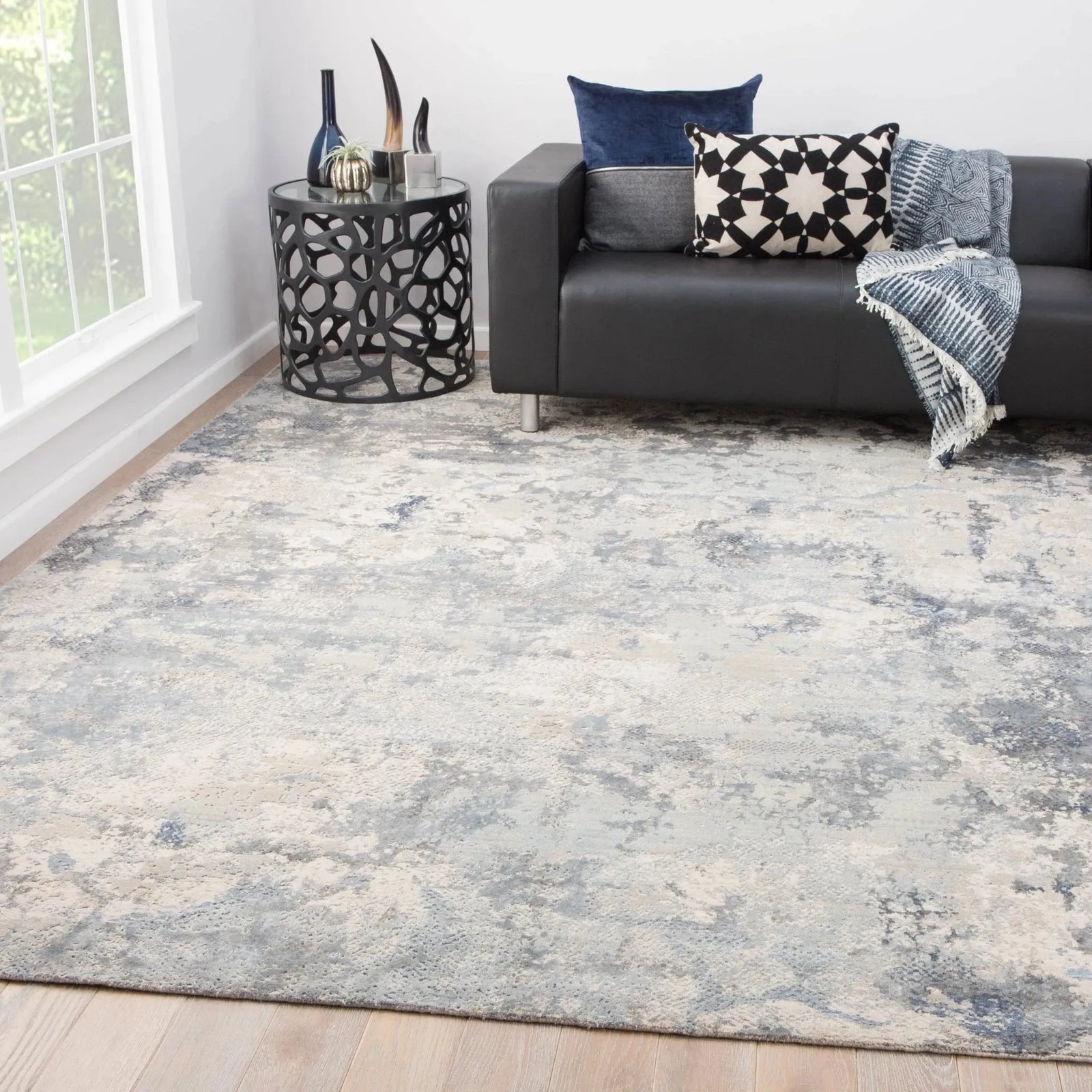 Unstring By Kavi Ubv04 Khamaj Light Gray/Blue Rug