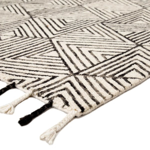 Vera By Nikki Chu VNK01 Montblanc Ivory/Gray Rug