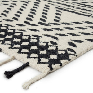 Vera By Nikki Chu VNK04 Roka Ivory/Black Rug