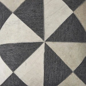 Wayne Lr07491 Charcoal/White Pillow