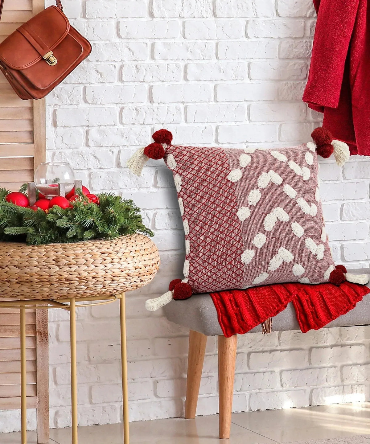 Zeal Lr07705 Heute Red/Cream Pillow