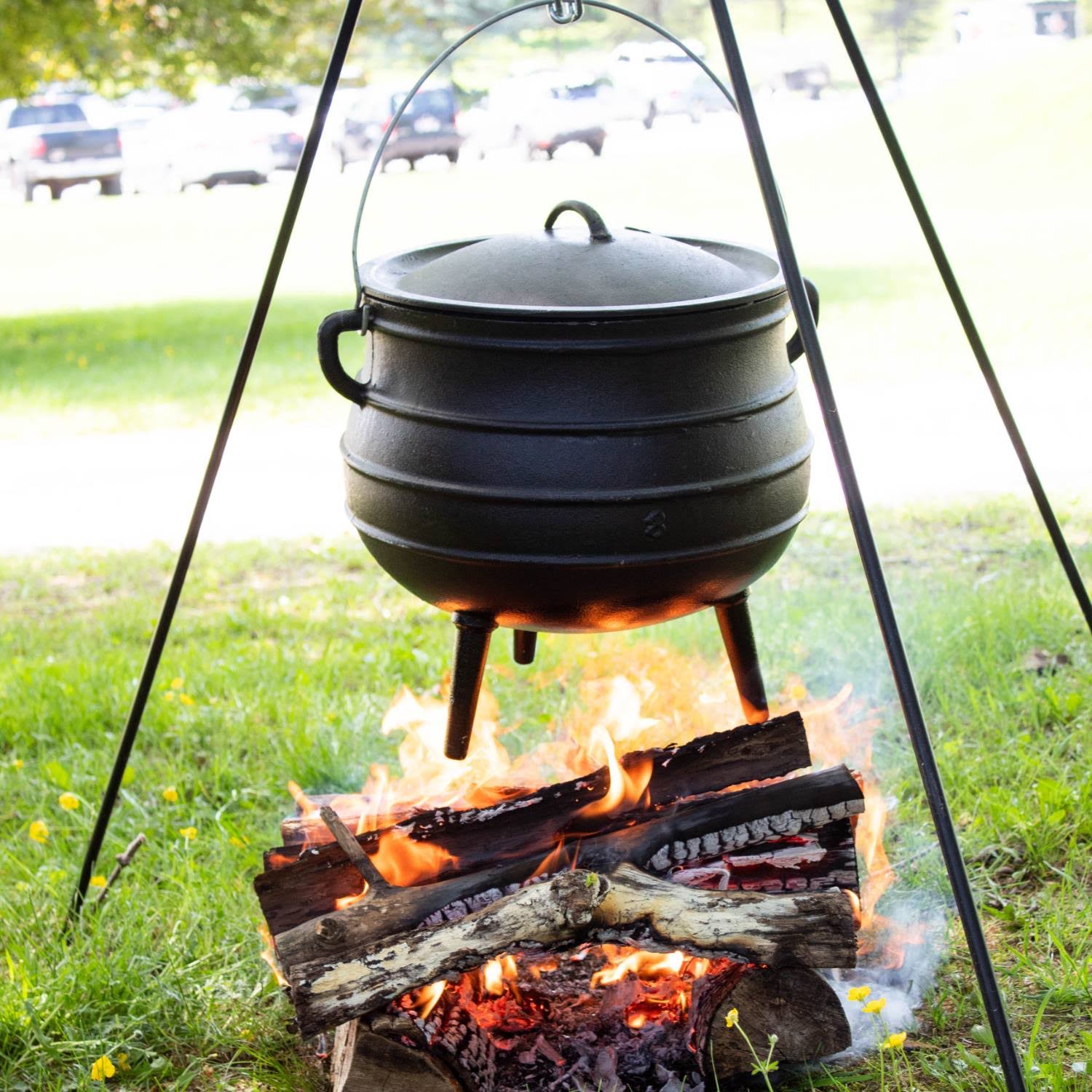 Lehman's Campfire Cooking Kettle Pot - Cast Iron Potje Dutch Oven With 3 Legs And Lid, 9.5 Inch, 1.5 J1_CG8VD4KZ